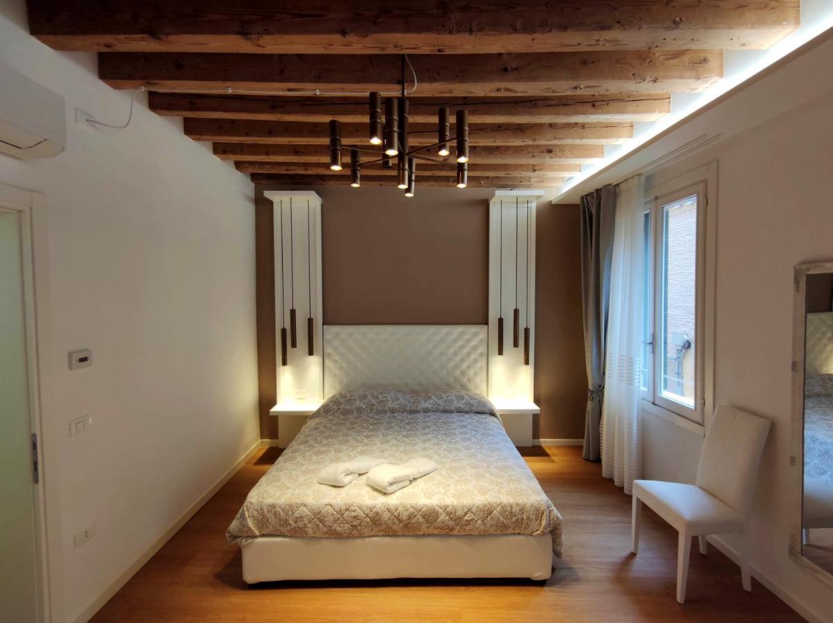 Deluxe 3 Bedroom Flat In Rialto Venecia Exterior foto