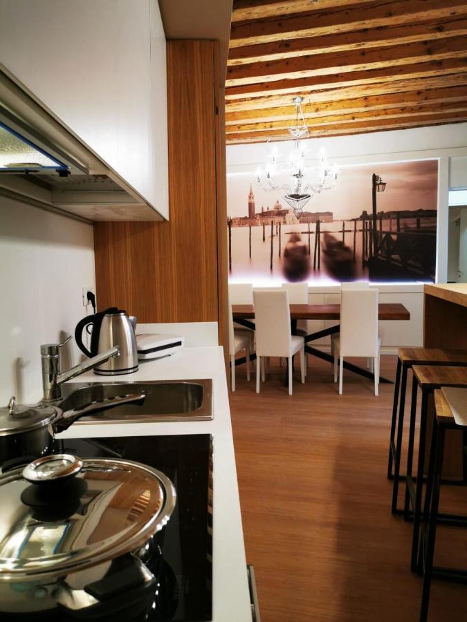 Deluxe 3 Bedroom Flat In Rialto Venecia Exterior foto