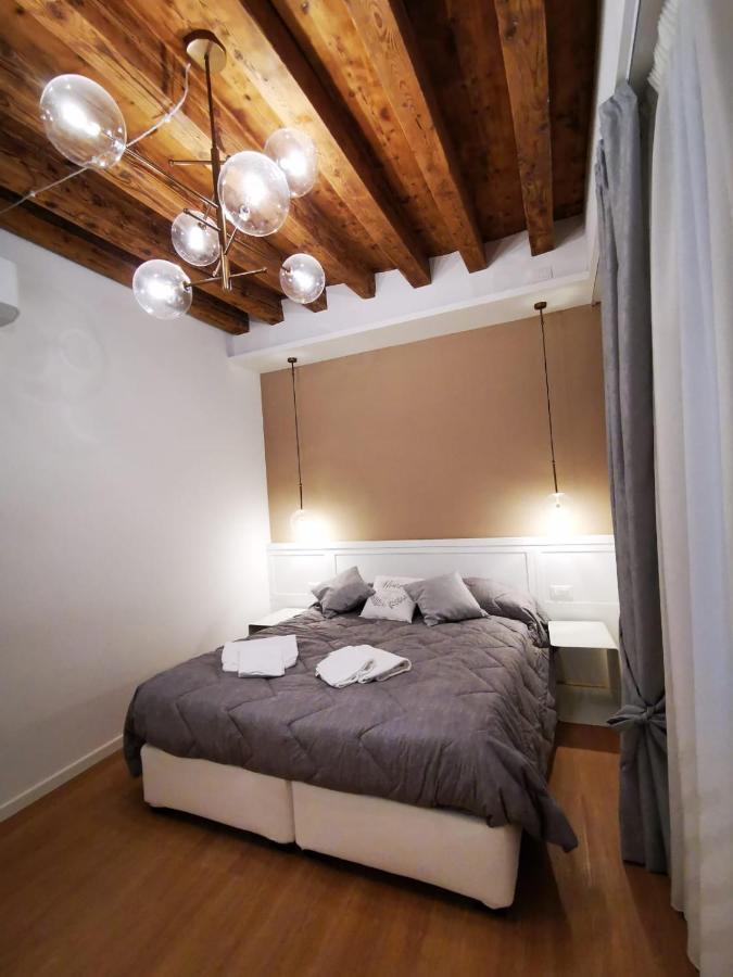 Deluxe 3 Bedroom Flat In Rialto Venecia Exterior foto